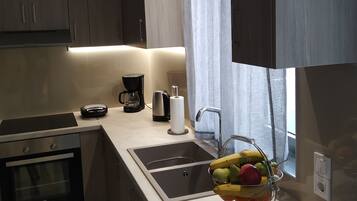 Huoneisto, 2 makuuhuonetta, parveke, kaupunkinäköala | Ruokailu