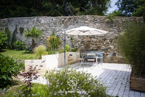 Terrace/patio - Gîte Cosy et Calme, Avec spa et Jardin, au Cœur de Morlaix (Morlaix)