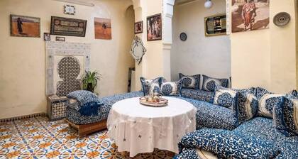Family Room for 6 Peoples Sunny Riad Inside Medina Fes El Bali