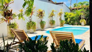 Outdoor pool, open 9:00 AM to 7:00 PM, pool loungers - Pousada Maresia (São Miguel dos Milagres)