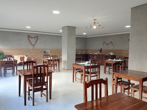 Free daily cooked-to-order breakfast