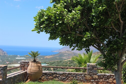 Athanasia's Holiday House