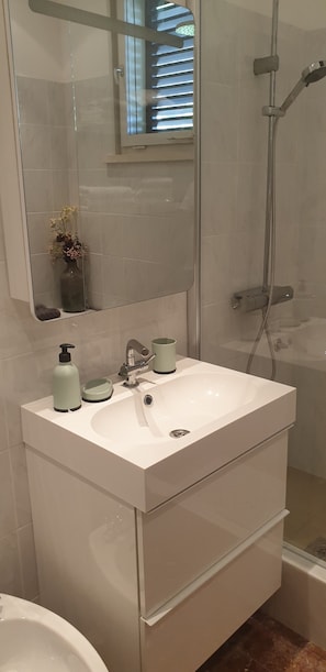 Villa, 2 Bedrooms, Smoking, Private Pool | Bathroom