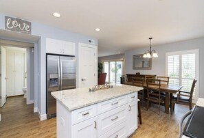 Dining - Spacious Townhome on the Beach ~ Pool ~ Beach Boardwalk (Saint Augustine)