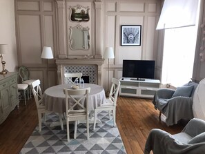 Dining - EGLANTINE  (Dinan)