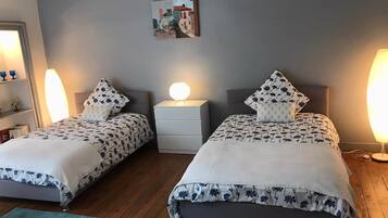 2 slaapkamers, een kluis op de kamer, een strijkplank/strijkijzer