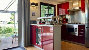 Chalet, 2 Bedrooms, Patio, Garden View | Interior