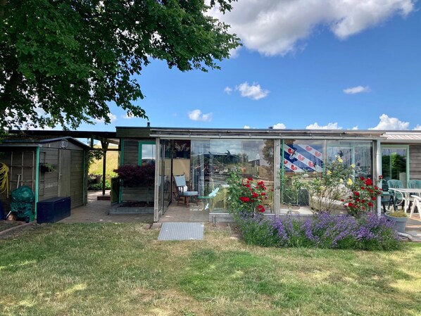 Exterior - Holiday Home With Winter Garden by the Lauwersmeer for 4 Guest (Anjum)