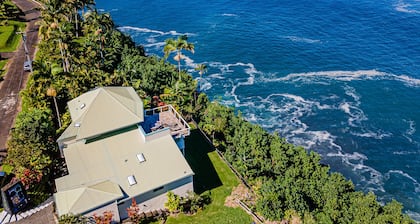 Paradise Bluff: Cliffside Home w/Gorgeous Ocean Views and Tropical Garden
