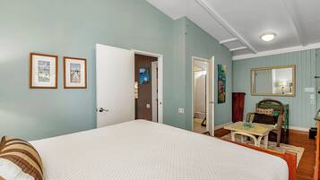 3 bedrooms, WiFi (free), bed sheets