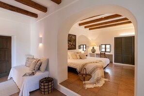 6 bedrooms, in-room safe, iron/ironing board, free WiFi