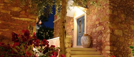 Apartment, 1 Bedroom, Smoking, Balcony | Exterior