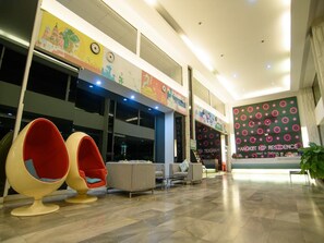 Condo, 1 Bedroom | Living area - Angket Hip Residence in Jomtien Listed by Pattaya Property Shop Quality Assured (Pattaya)