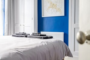2 bedrooms, iron/ironing board, Internet