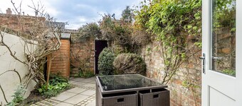 3 Darnborough Street - a family break that sleeps 4 guests in 2 bedrooms