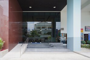 Apartment, 1 Bedroom, Accessible, Smoking | Front of property