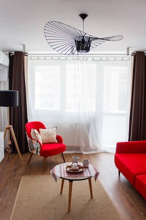 Apartment, 1 Bedroom, Smoking, Balcony | Living area