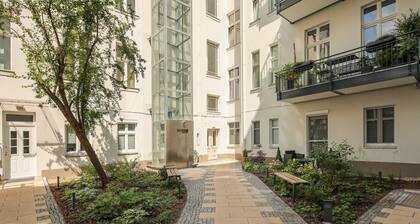 4 Personen Altbau nahe Kurfürstendamm