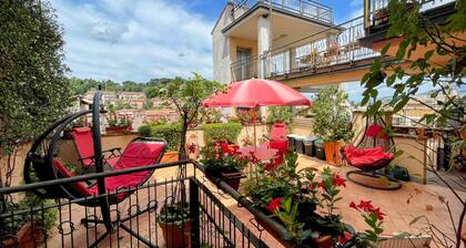 Central Spoleto Apartment With Large Sunny Terrace With Views