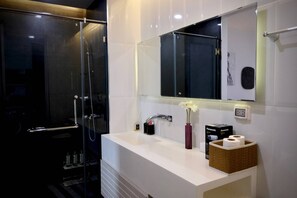 Bathroom - Beautiful Condo Nimman Area, Terracepoolgym (Chiang Mai)