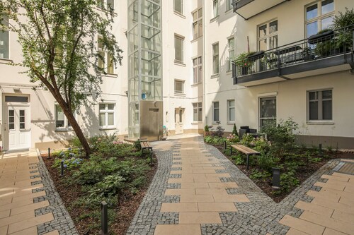 4 Personen Altbau Apartment nahe Kurfürstendamm