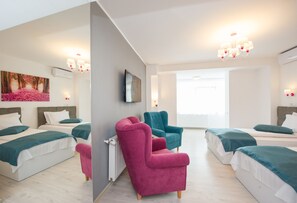 Apartment, 1 Bedroom, City View | Living area
