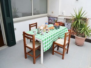 Buiten dineren