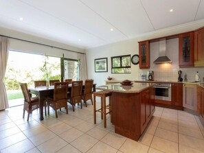 Living area - Uluwatu, 4 Bedroom, Zimbali Coastal Resorts (Ballito)