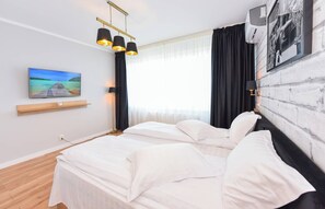 Apartment, 2 Bedrooms, Smoking, Balcony | 2 bedrooms