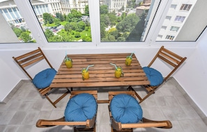 Apartment, 2 Bedrooms, Smoking, Balcony | Dining