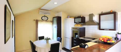 Apartment, 2 Bedrooms, Balcony | Interior