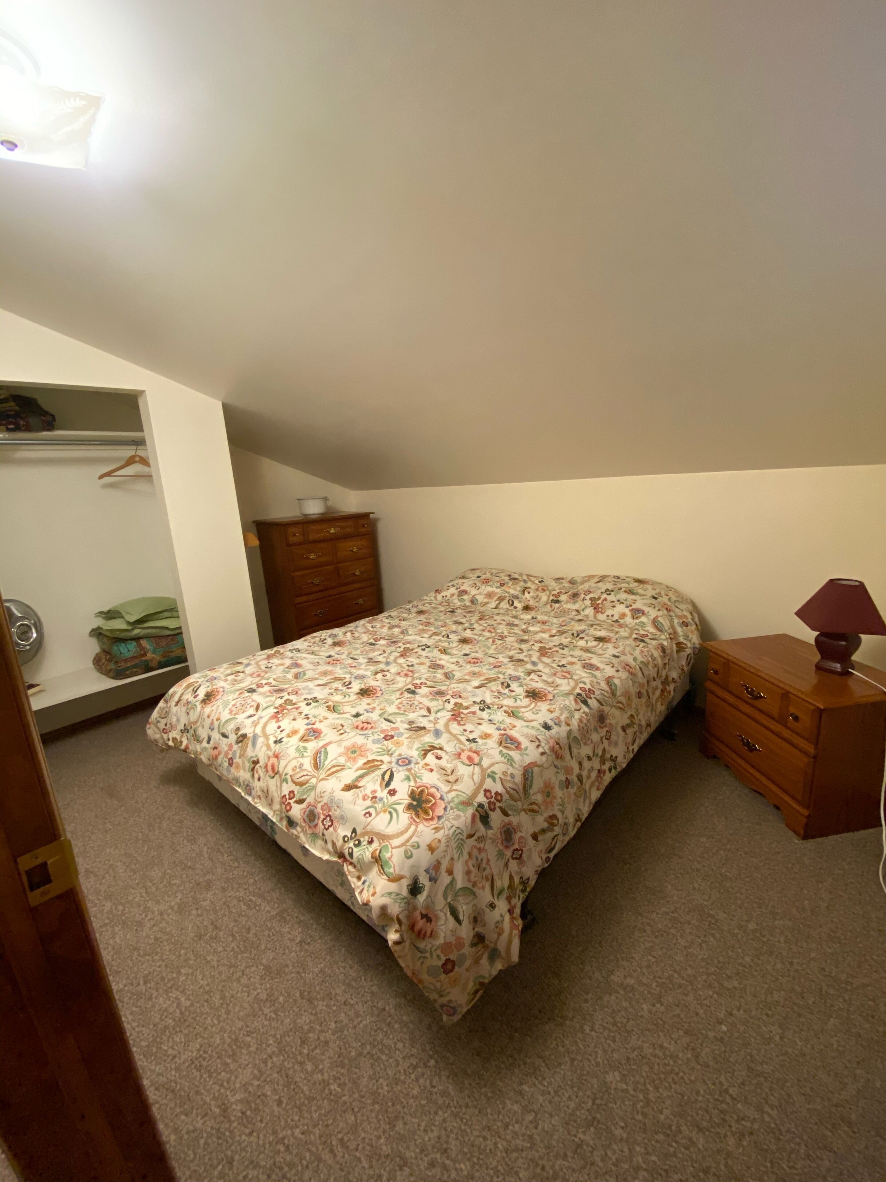 3 bedrooms, iron/ironing board, WiFi