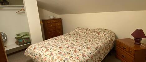 3 bedrooms, iron/ironing board, WiFi