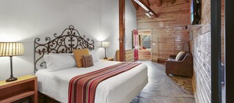 Hotel Style Suite with Resort Pool, Fire Pit, and Grill