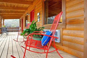 Terrace/patio - Suite with Two Queen Beds Minutes from Downtown! (Wimberley)