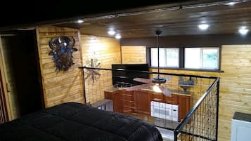 3 bedrooms, free WiFi, bed sheets, wheelchair access