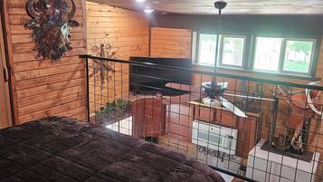 3 bedrooms, free WiFi, bed sheets, wheelchair access