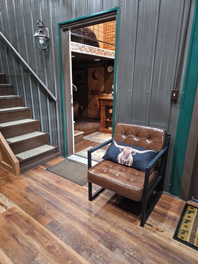 Loft house with 4 beds and access to our park and outdoor Pavilions and more