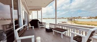 Waterfront 1BR 2 bed in Long Island Village; Watch for Dolphin from the deck!