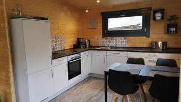 Kühlschrank, Ofen, Herdplatte, Geschirrspüler