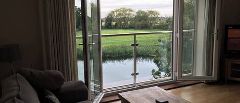 Apartment, 2 Bedrooms, River View | Lounge
