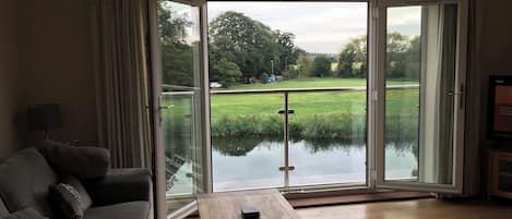 Apartment, 2 Bedrooms, River View | Living room