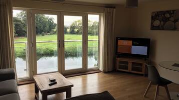 Apartment, 2 Bedrooms, River View | Room amenity