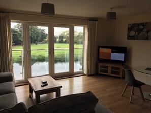 Apartment, 2 Bedrooms, River View | Room amenity - Penthouse Apartment On The River - 65 Skipper Way (St Neots)