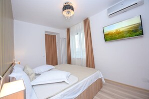 Apartment, 2 Bedrooms, Smoking, Balcony | 2 bedrooms - Privilege Apartment - Two Bedrooms - 5 Guests - Cismigiu Gardens (Bucharest)