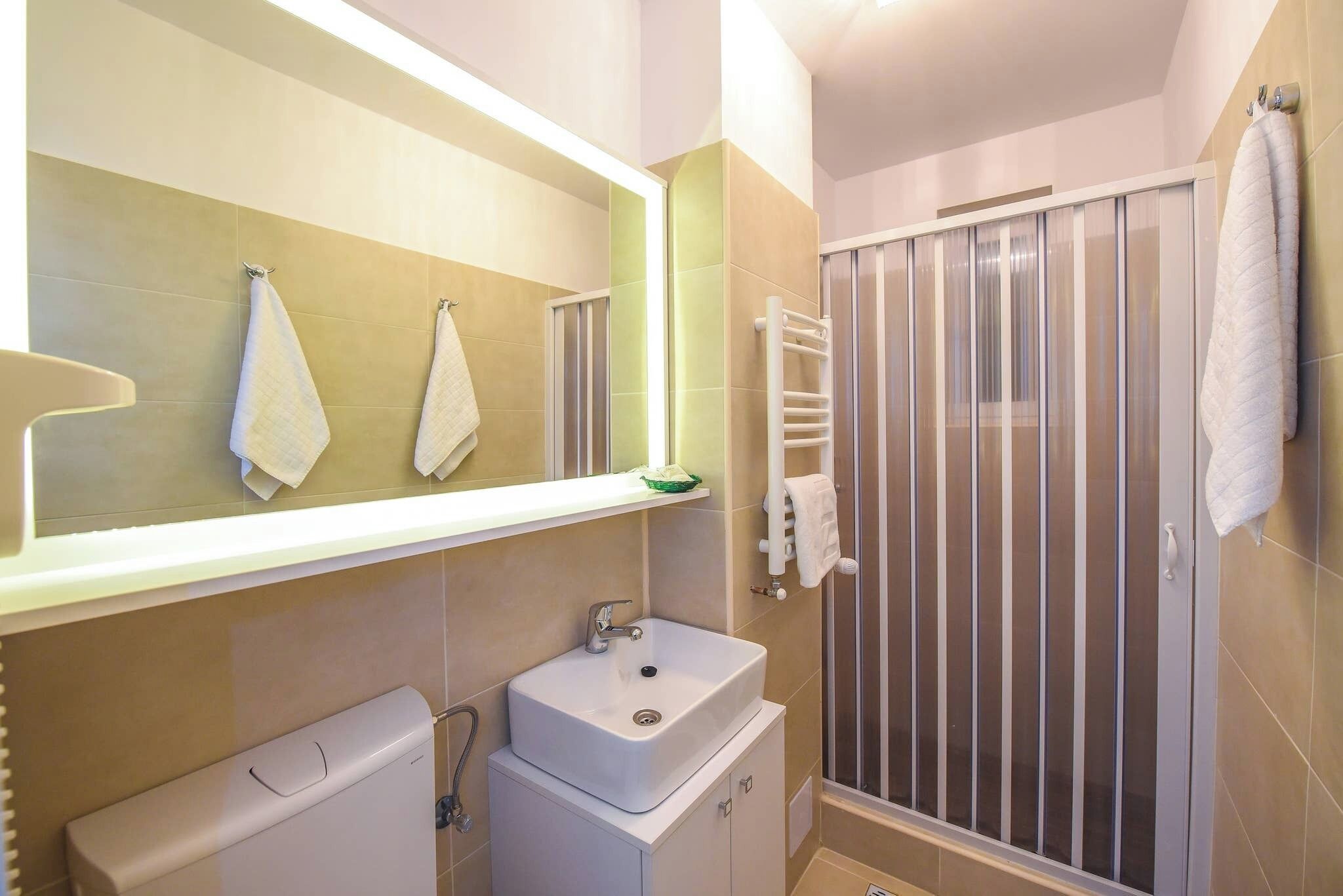 Apartment, 2 Bedrooms, Smoking, Balcony | Bathroom