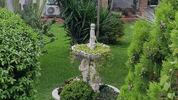 House, 1 Bedroom, Patio, Garden View | Taman