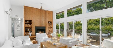 Smart TV, fireplace, stereo, computer monitors