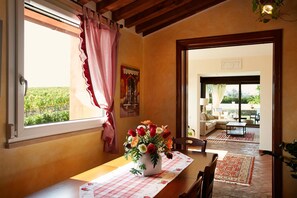 Villa, 3 Schlafzimmer, barrierefrei, eigener Pool | Speisen