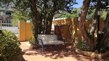 Apartment, 2 Bedrooms, Smoking, Terrace | Garden